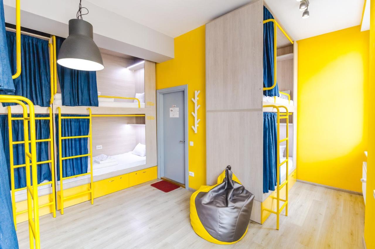 Z-One Hostel Lviv Kültér fotó